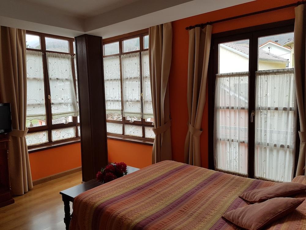 Hotel Rural La Plaza Caso Eksteriør billede