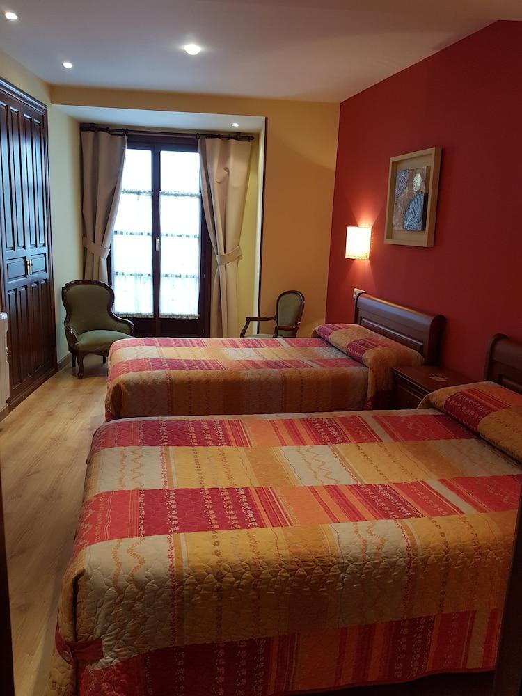 Hotel Rural La Plaza Caso Eksteriør billede