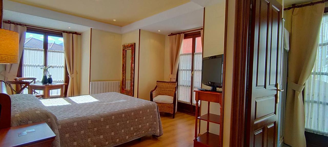 Hotel Rural La Plaza Caso Eksteriør billede
