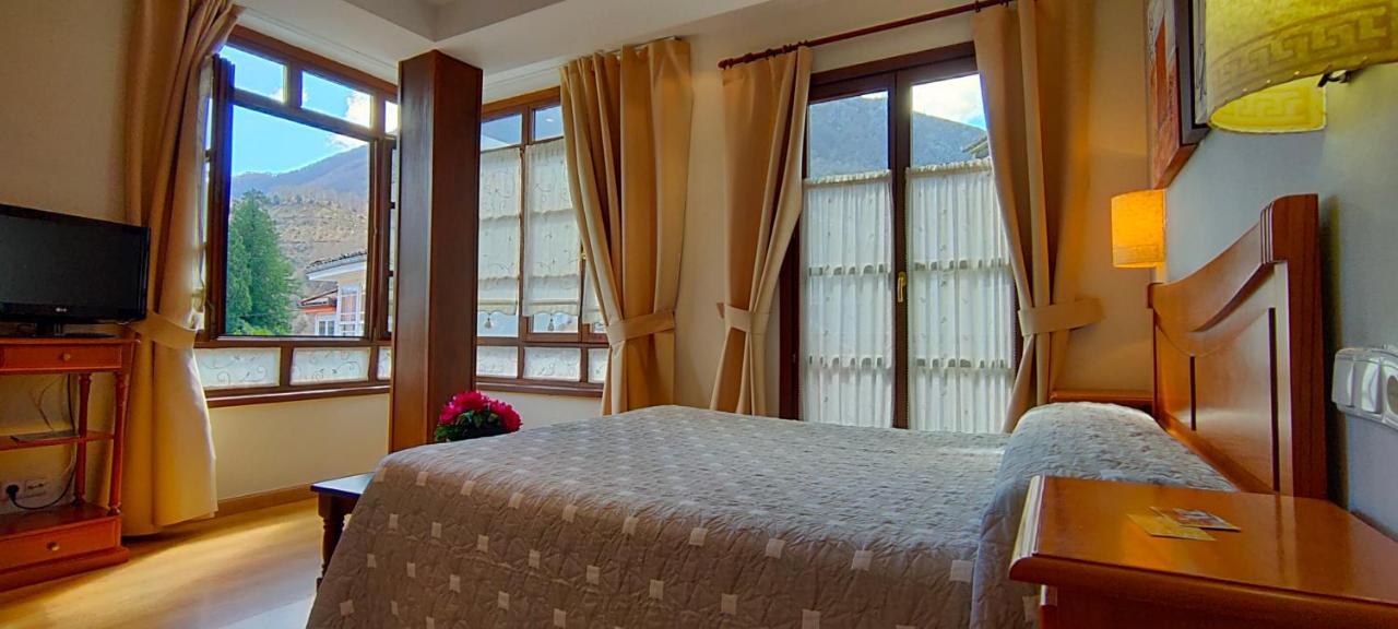Hotel Rural La Plaza Caso Eksteriør billede